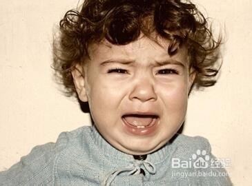 宝宝夜里哭闹怎么办?