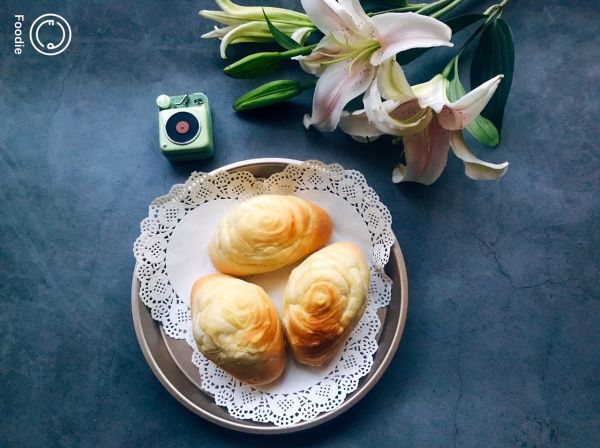 蒜香卡仕达酱面包