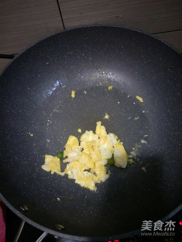 菠萝碗豆玉米炒饭