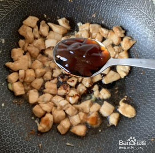 青椒炒鸡丁的家常做法