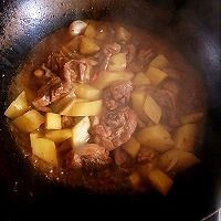 鸡腿肉炖土豆的家常做法