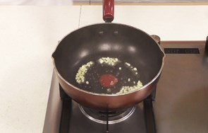 家常菜：包菜爆炒方便面