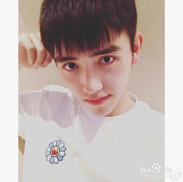 都是星二代,张默房祖名臭名远扬,他却获众星赞