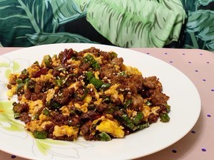 杭椒炒肉制作过程