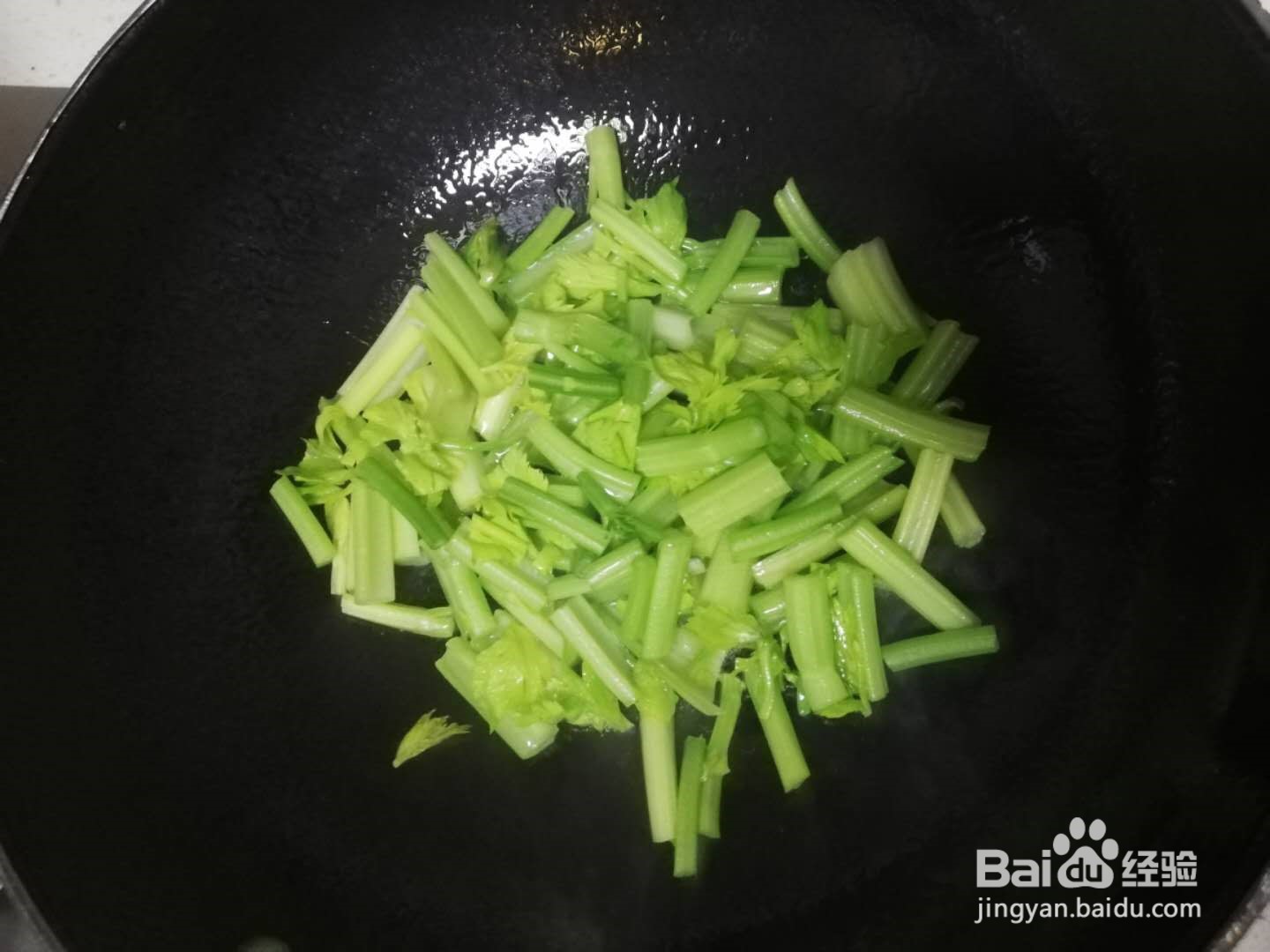 芹菜炒干子的简单做法