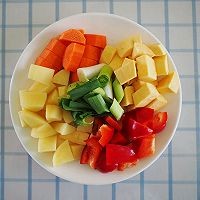 三汁焖鸡翅怎么做