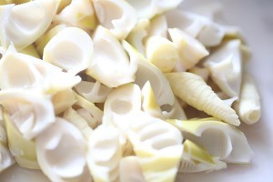 养生食补小野笋香菇焖肉的做法