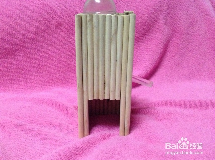 如何手工制作仓鼠水壶架及小窝