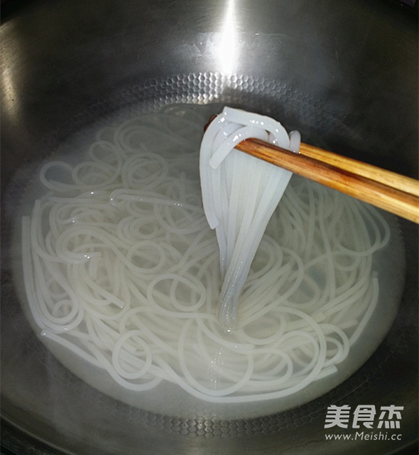 柳州螺蛳粉的做法