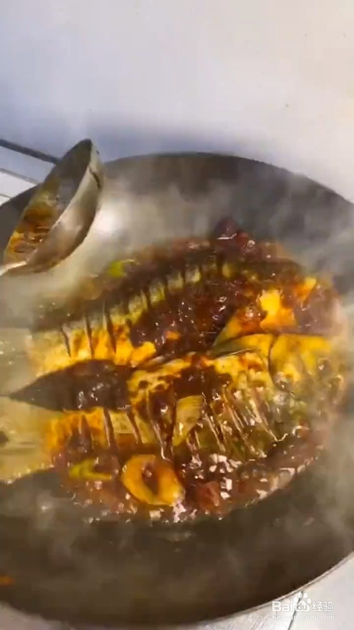 如何烹饪猪肉皮炖鱼