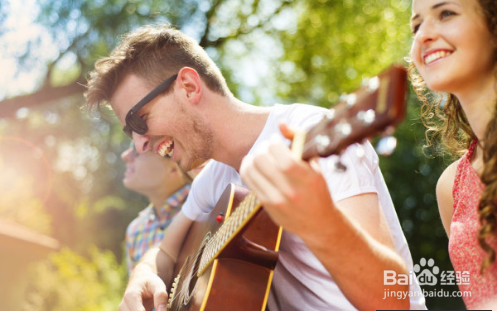 发现自己跟周围的人格格不入怎么办