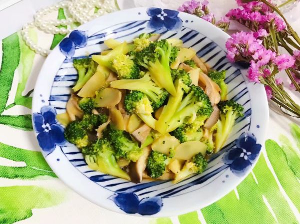 蚝油平菇西蓝花