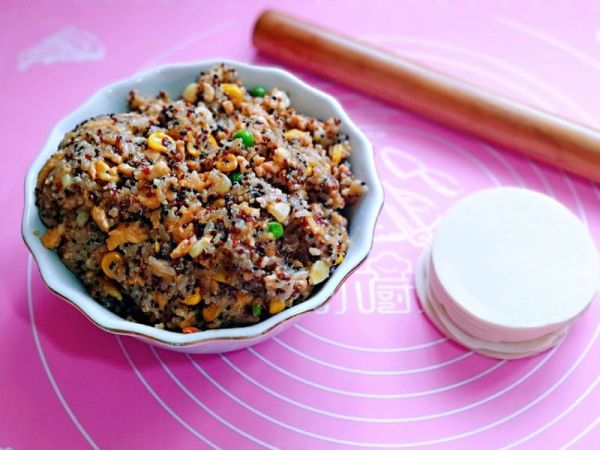 藜麦鸡胸时蔬烧麦
