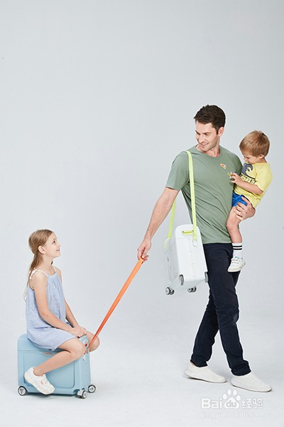 拉绳儿童行李箱和拉杆哪个更方便