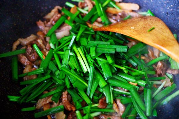 香干肉丝炒韭菜