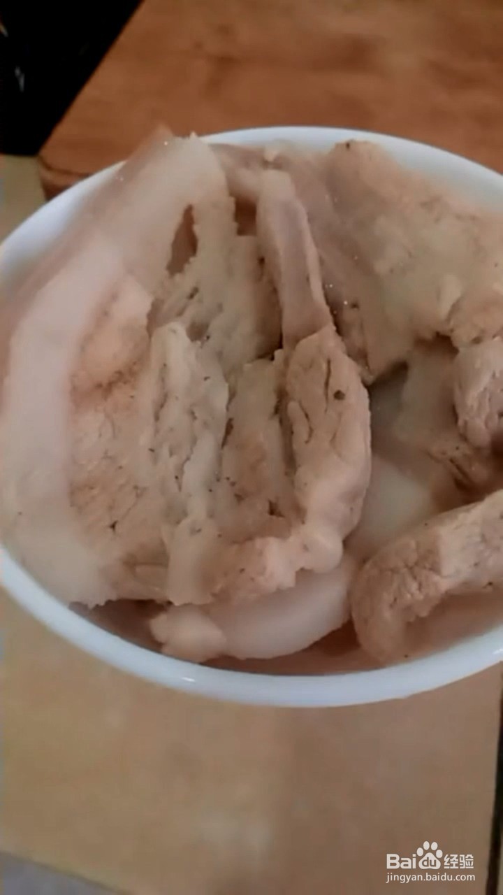 五花肉蒸鸡蛋如何弄