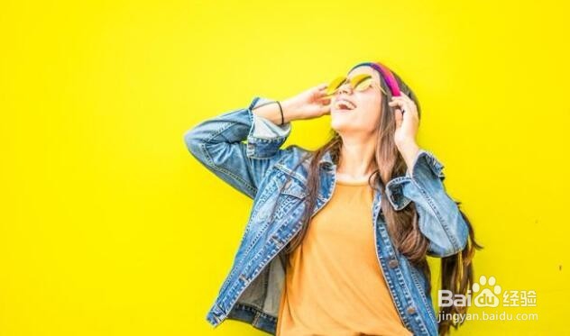 如何拍摄纯色背景的美女人像照？