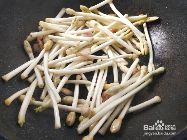 五花肉炒花生芽