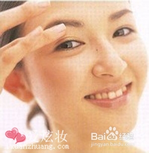 使用液态眼影的四个彩妆技巧