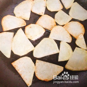 五花肉干煎土豆片