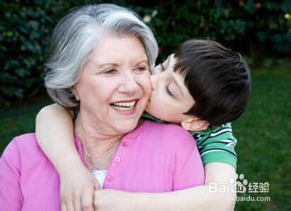 奶奶变“潮童杀手” 老人育儿需注意啥?