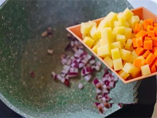 咖喱鱼丸面怎么做？