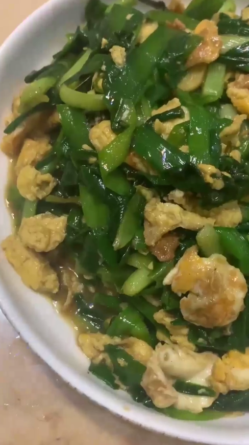 如何制作美味的韭菜炒鸡蛋？