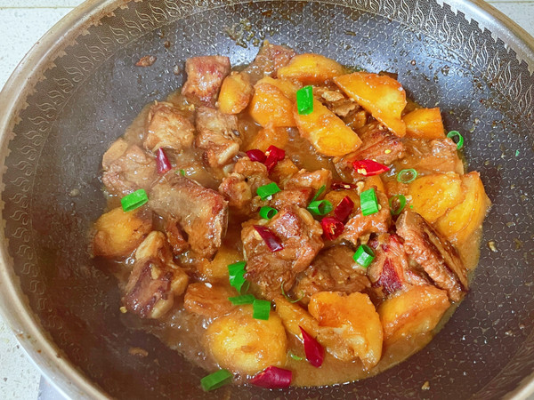 红烧排骨炖土豆