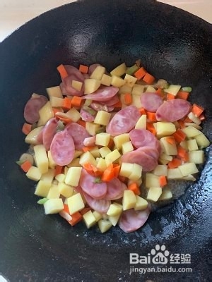 腊味煲仔饭的做法