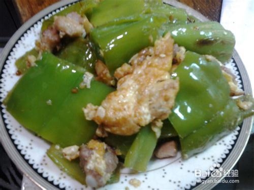 家常鸡蛋肉炒大青椒