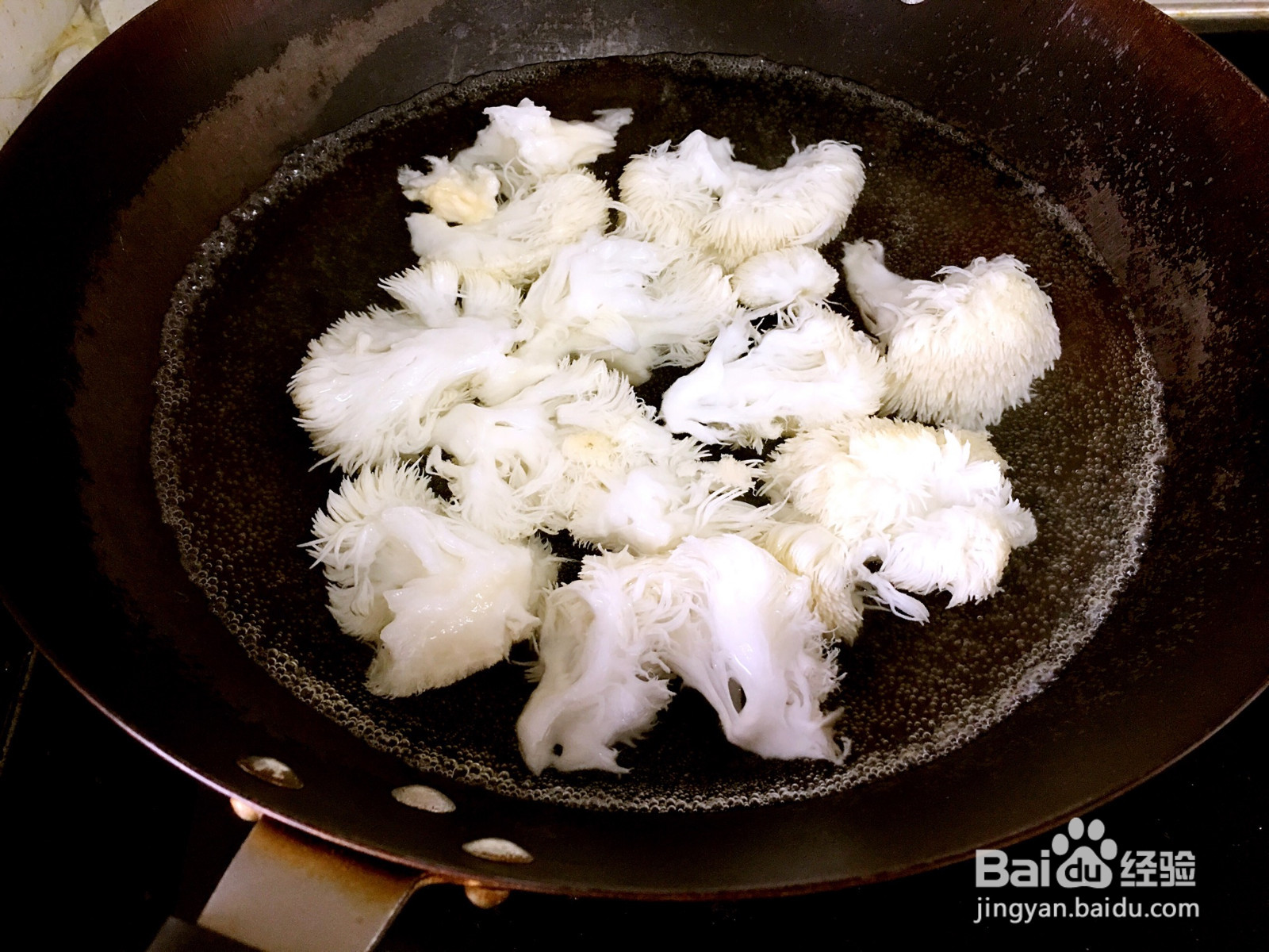 猴头菇玉米鸭腿煲的做法