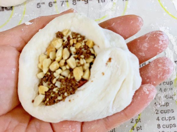 花生芝麻红糖发面小饼