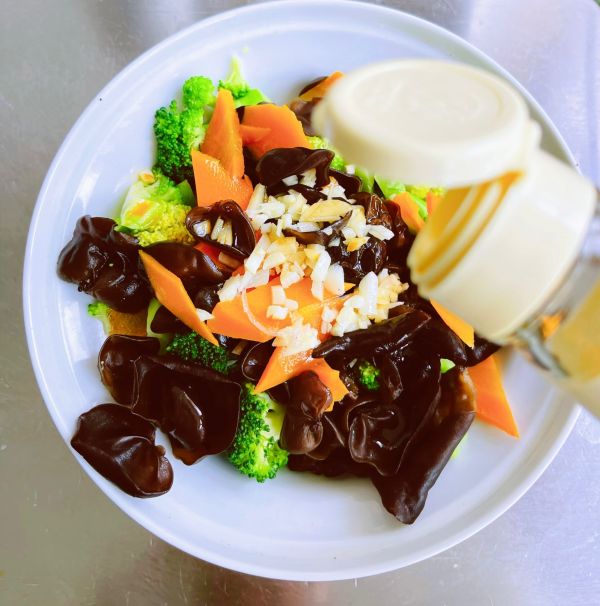 凉拌西兰花木耳