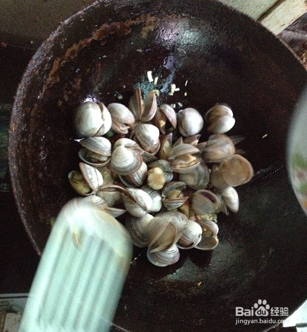 麻辣蛤子的做法