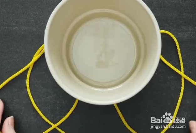 一根绳吊花盆的方法