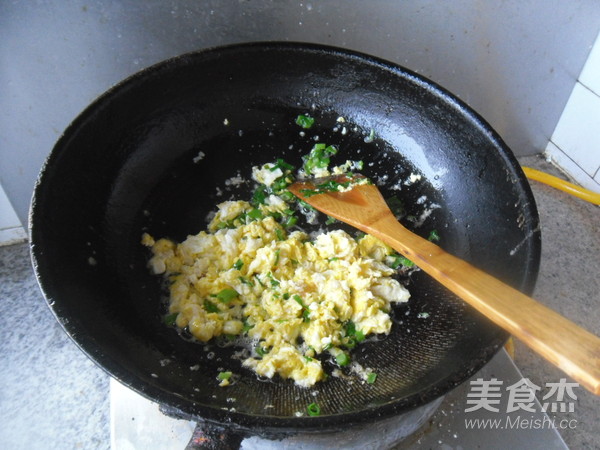 鸡蛋酱炒饭的做法