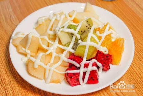 如何制作一份美味的水果沙拉？