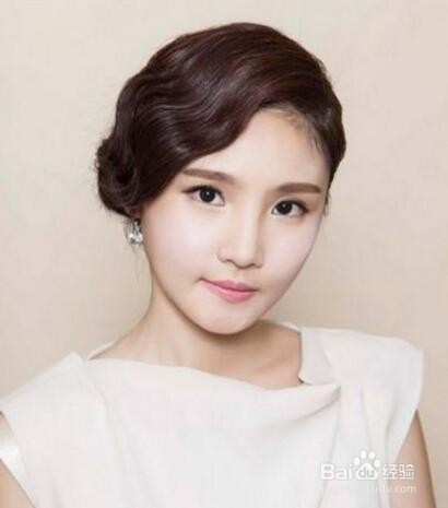 靓丽OL美发攻略,教你清新淡雅扎发