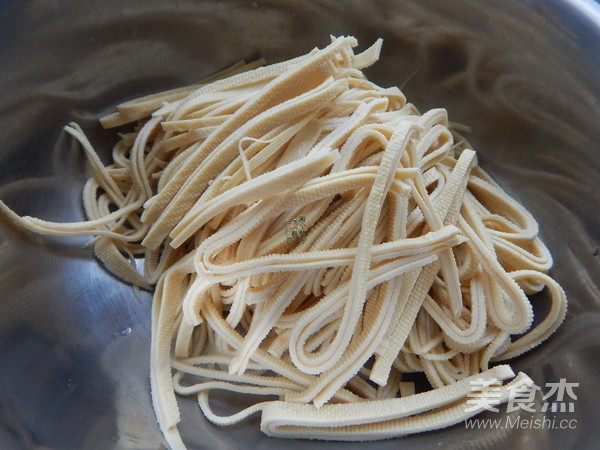 紫甘蓝凉拌豆皮