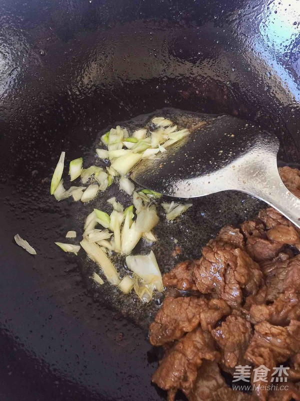 蒜薹炒肉的做法
