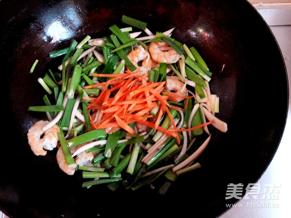 韭菜鲍菇炒虾仁