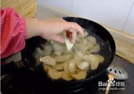 如何煮饺子,才能不破皮呢
