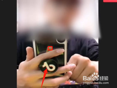 怎么把两个视频拼在一起同框播放？