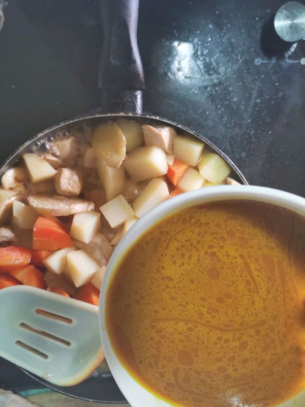 土豆咖喱鸡胸粒