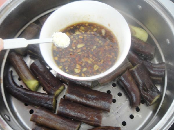 椒香蒜蓉蒸茄条