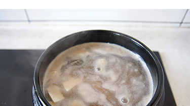 韩式秘制浓香大酱汤