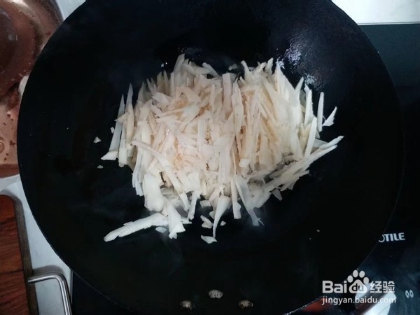 如何做出好吃下饭开胃美味的酸脆藕丝