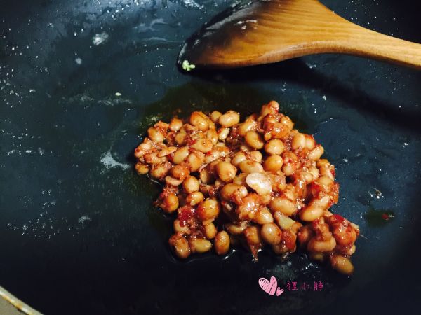腊八豆炒荷包蛋