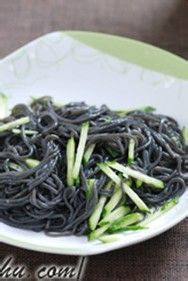 热到极致的开胃解暑。【凉拌蕨根粉】