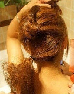 简单编发盘发教程打造别致蜈蚣辫花苞头